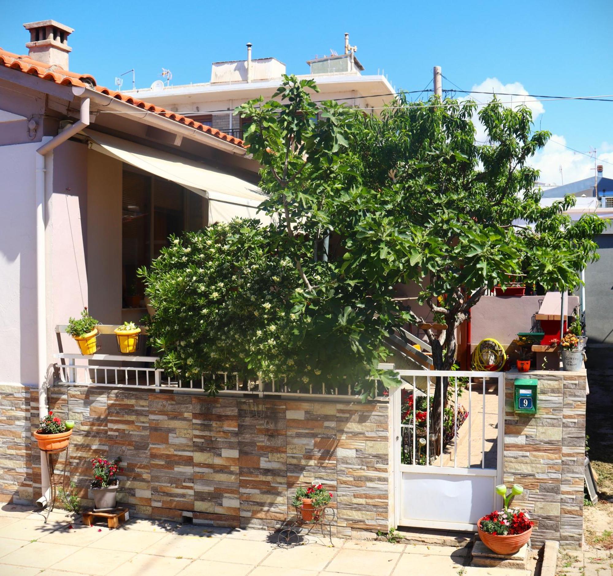 Holiday home ευχάριστο σπίτι σε όμορφη γειτονια.